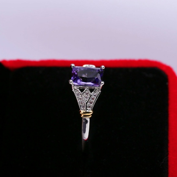 Beautiful 925 Silver Emerald Cut Amethyst Ring New - Picture 2 of 6
